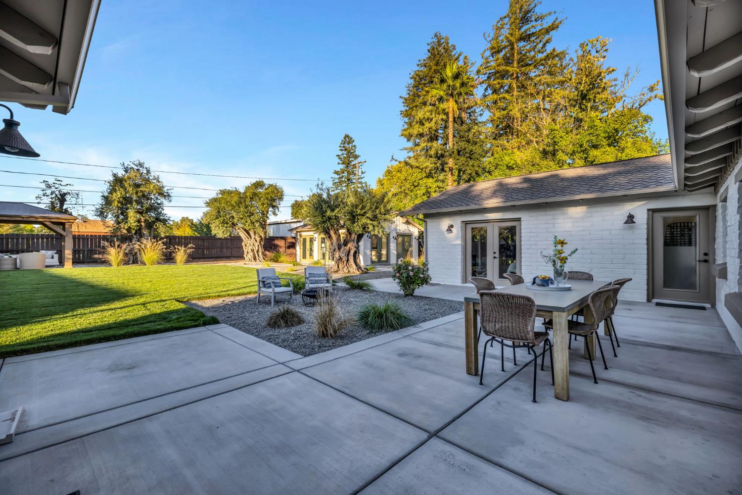 4313 Sierra Madre Drive