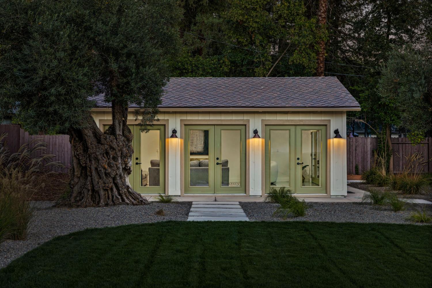 4313 Sierra Madre Drive