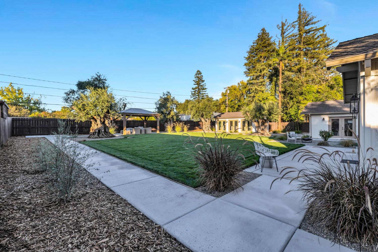 4313 Sierra Madre Drive