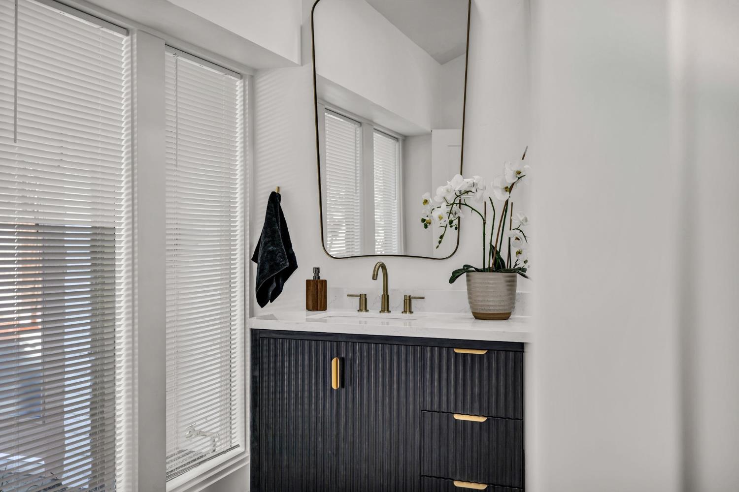 4313 Sierra Madre Drive