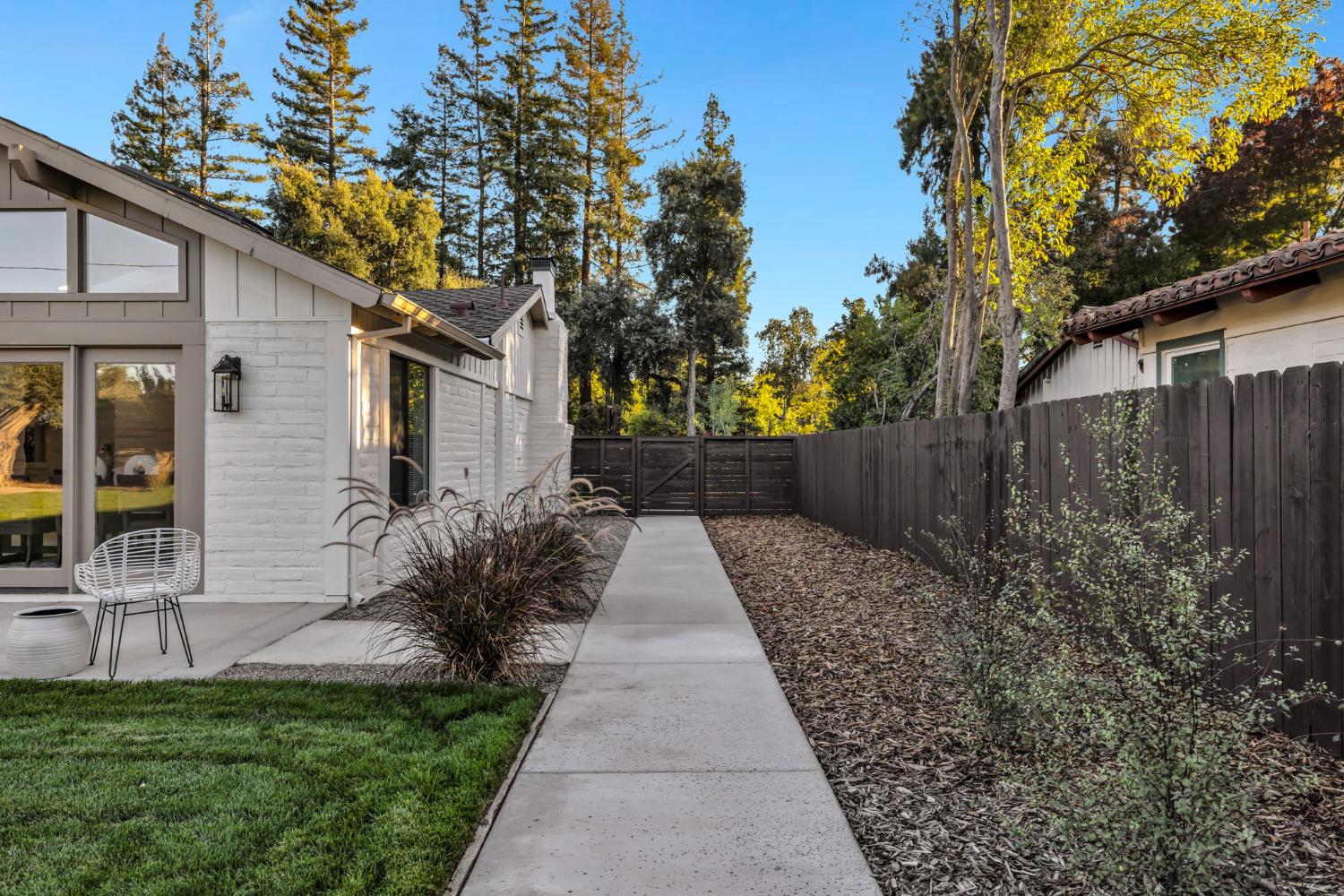 4313 Sierra Madre Drive