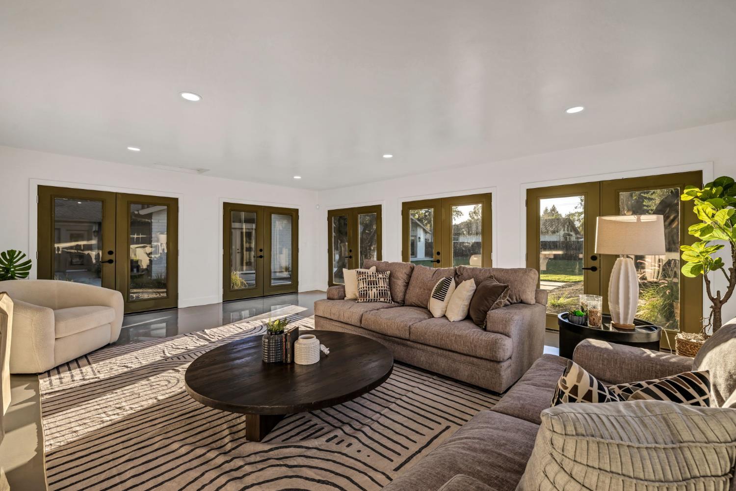 4313 Sierra Madre Drive