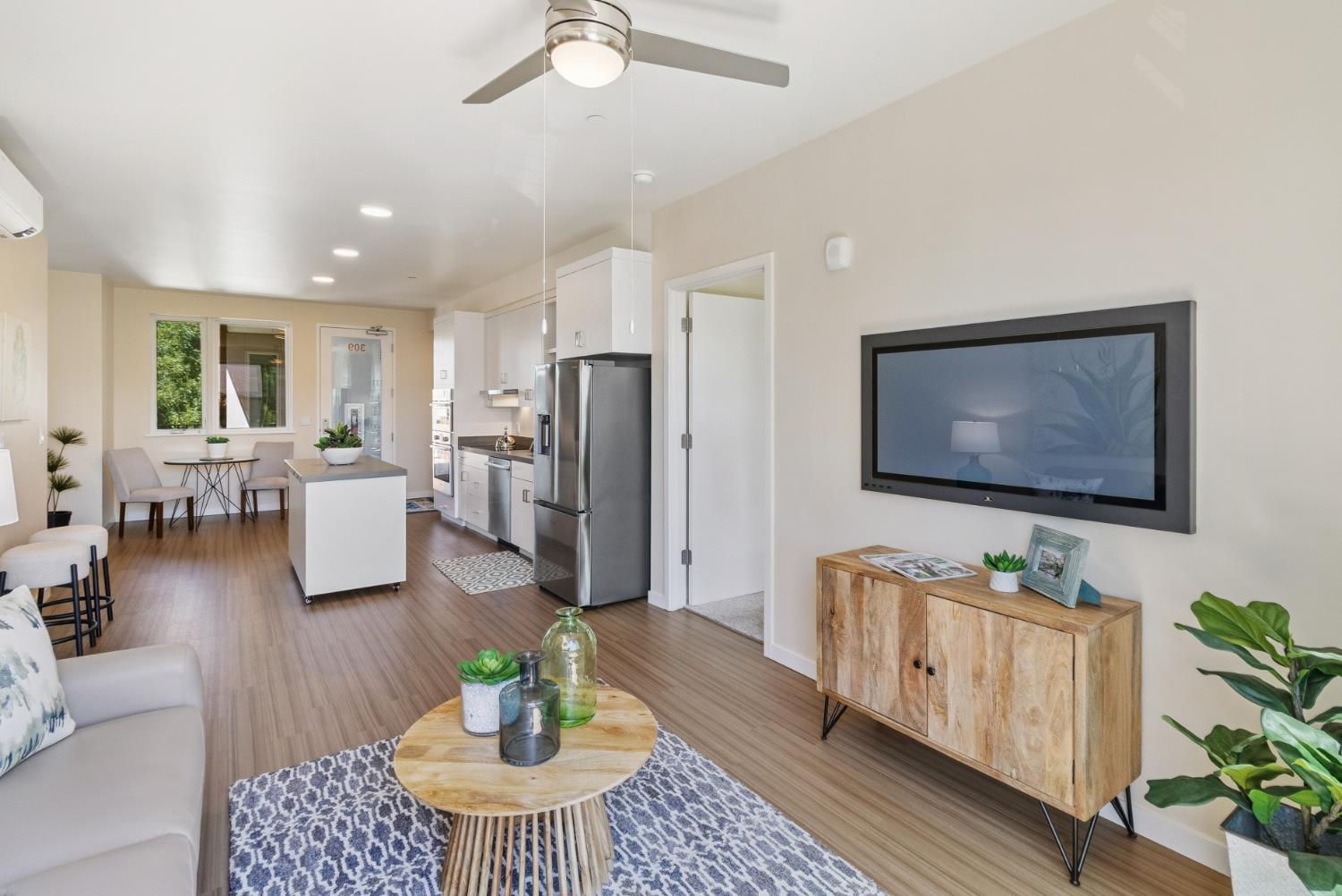 330 G Street 309