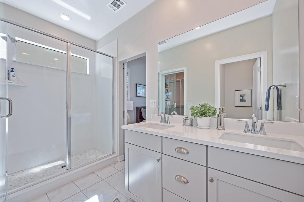 9 Fischbacher Street