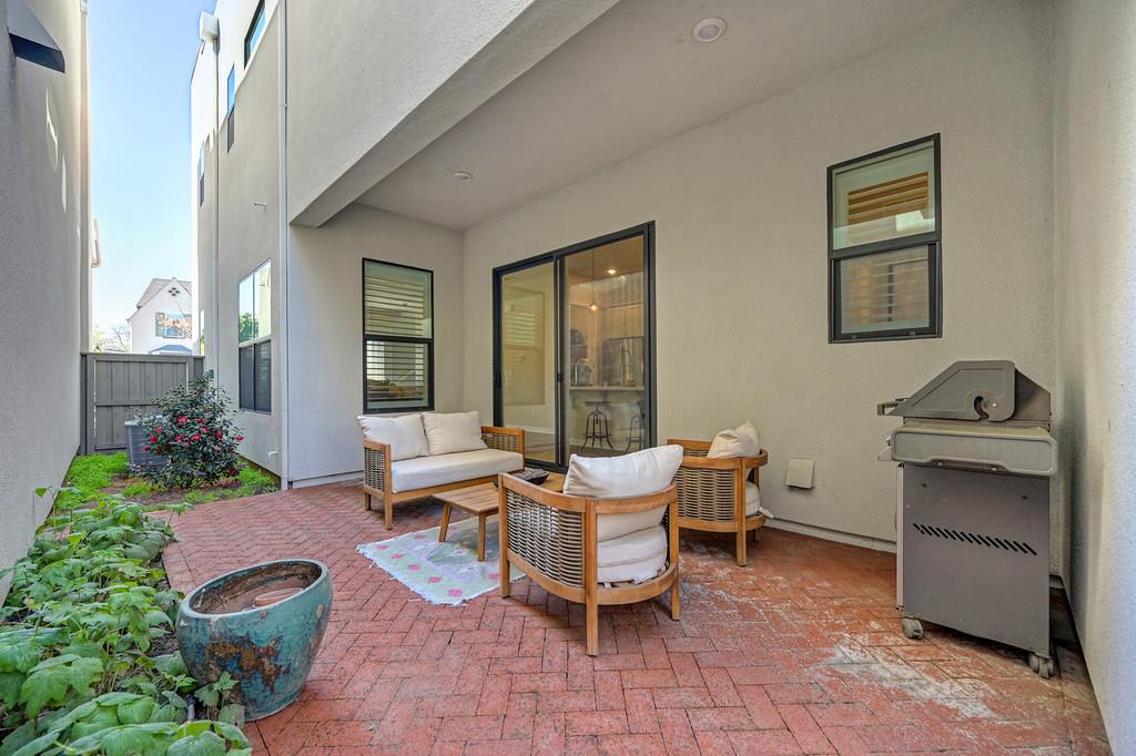 9 Fischbacher Street