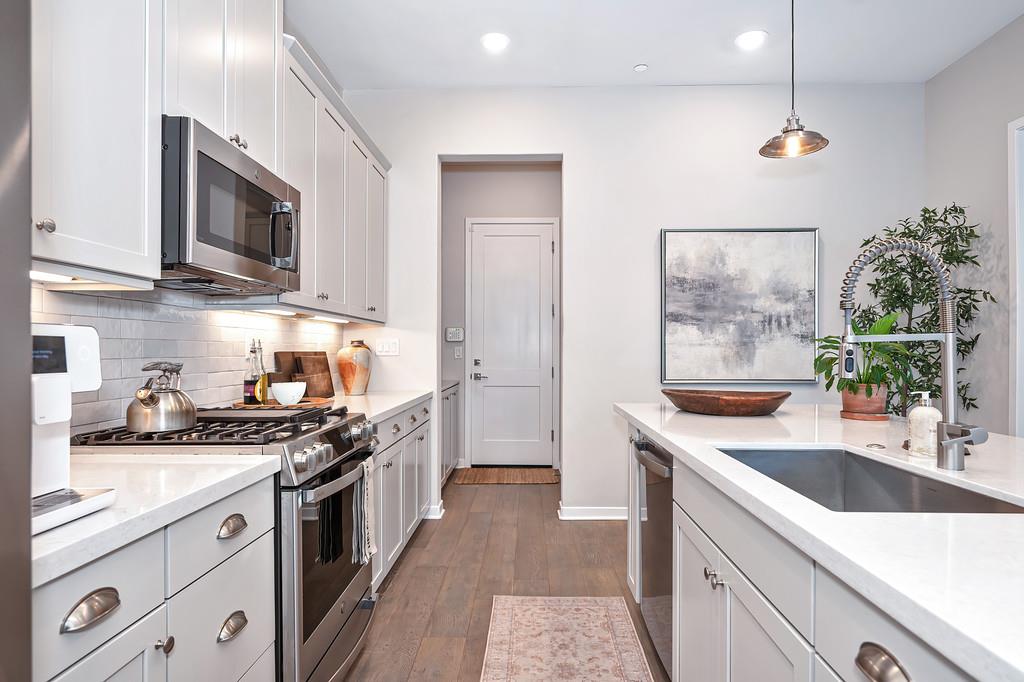 9 Fischbacher Street