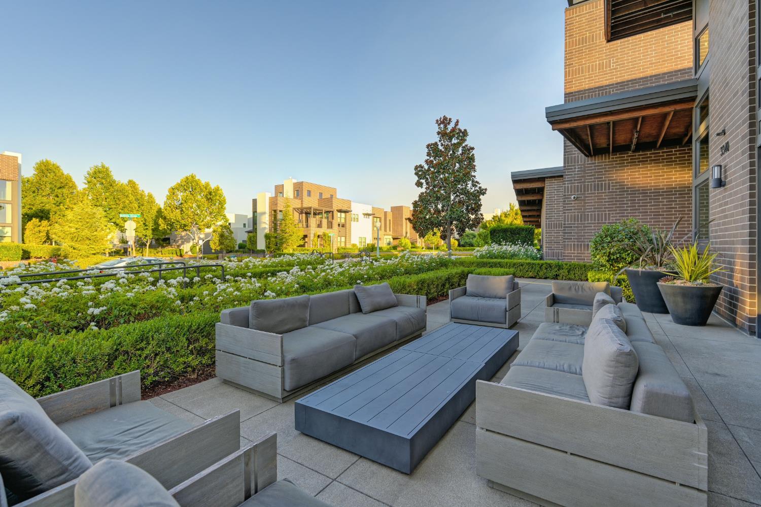 9 Fischbacher Street