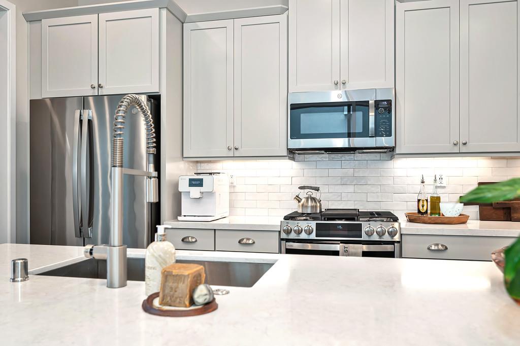 9 Fischbacher Street