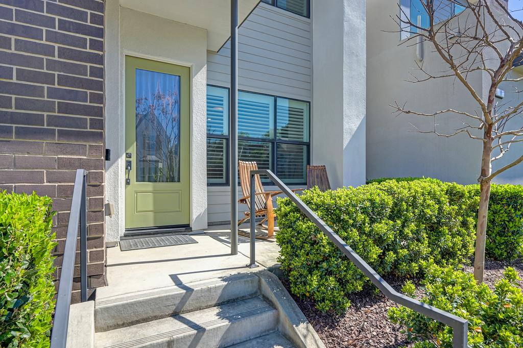 9 Fischbacher Street