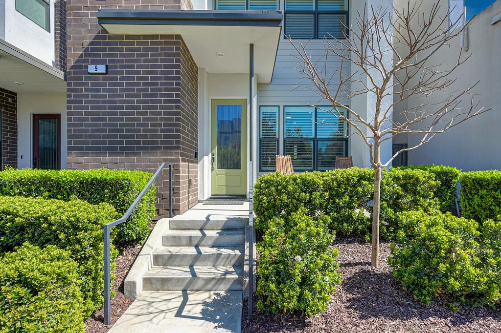 9 Fischbacher Street