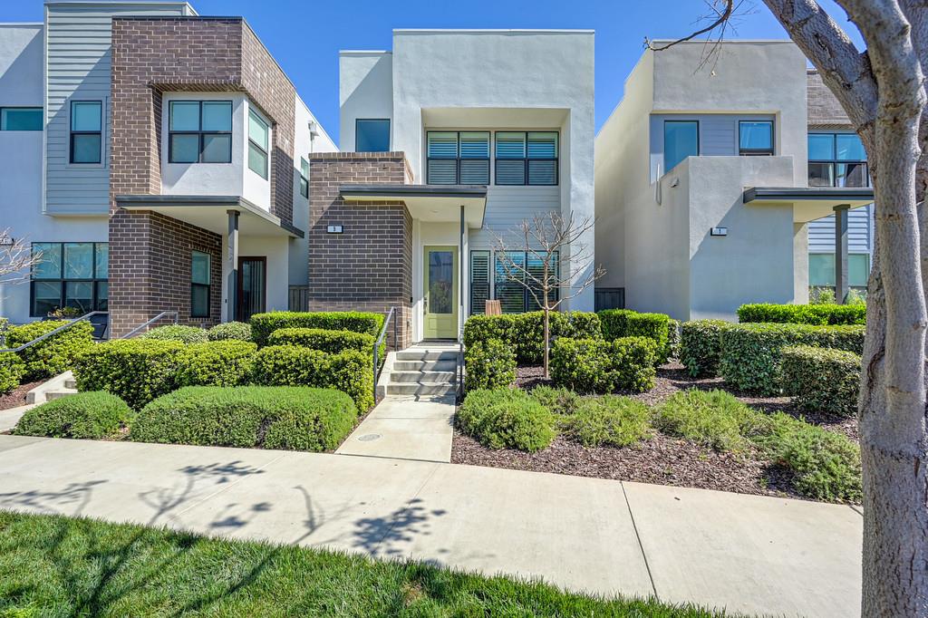 9 Fischbacher Street