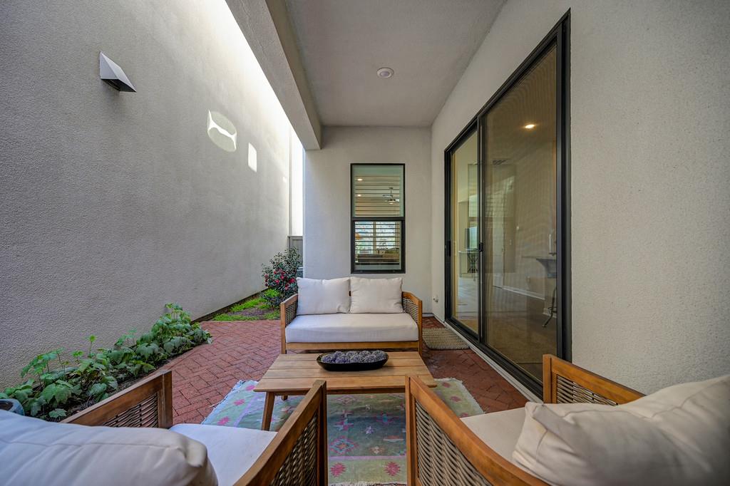 9 Fischbacher Street