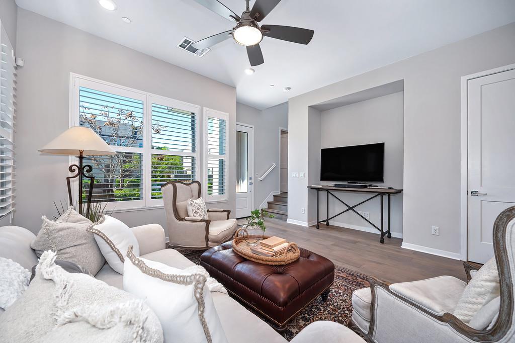 9 Fischbacher Street