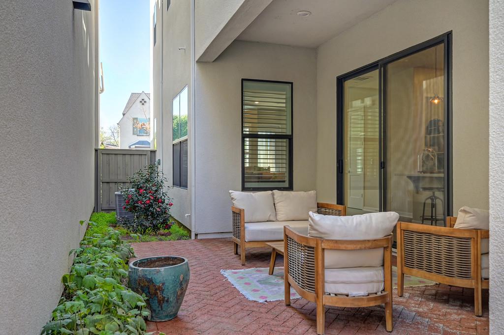 9 Fischbacher Street