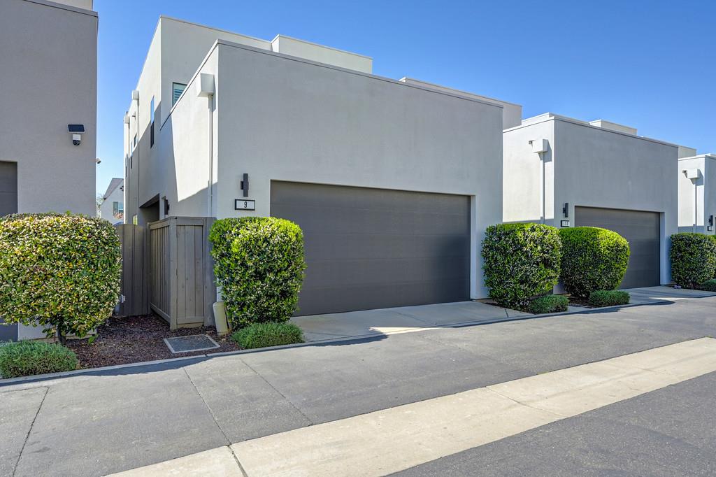 9 Fischbacher Street