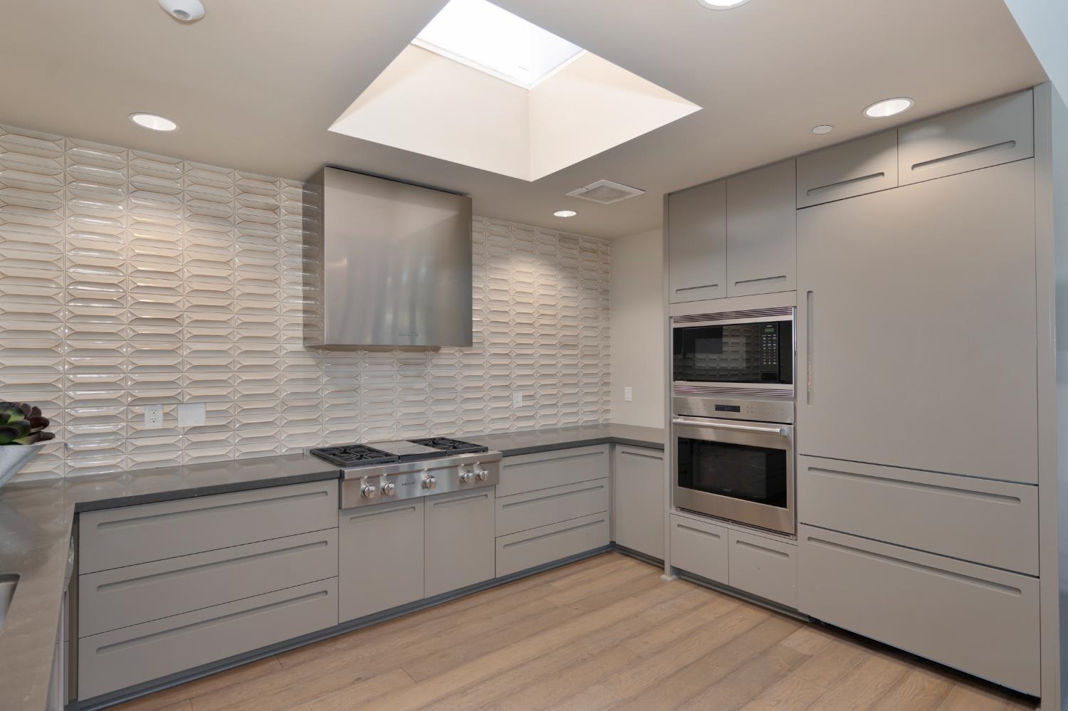 9 Fischbacher Street