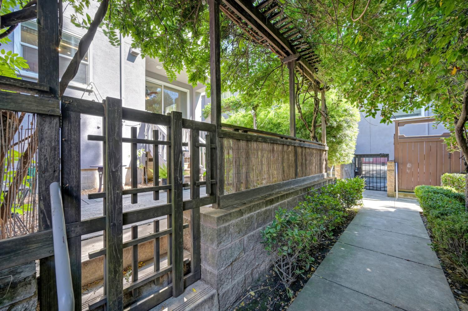 1930 10 Street