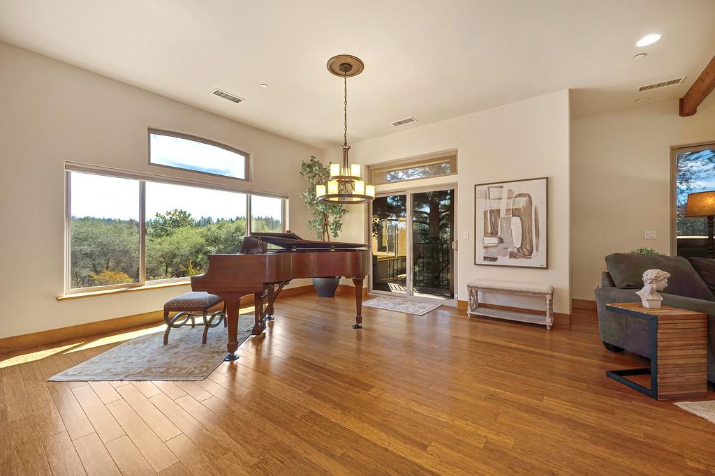 1480 Lodge View Drive