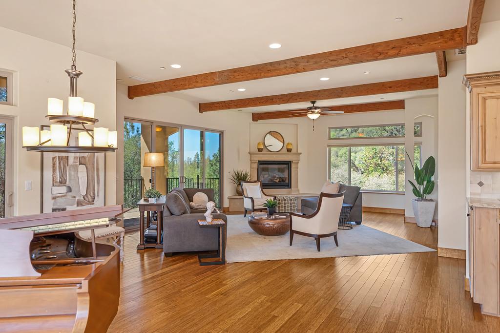 1480 Lodge View Drive