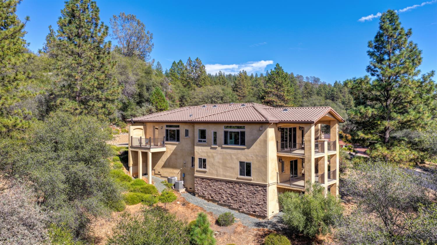 1480 Lodge View Drive