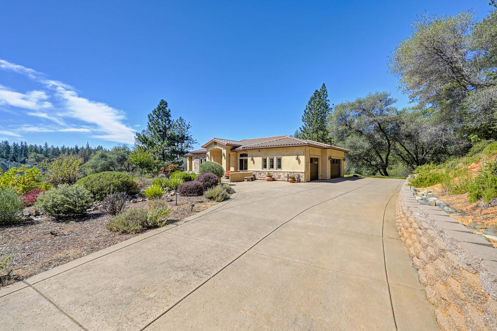 1480 Lodge View Drive