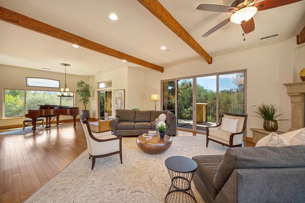 1480 Lodge View Drive