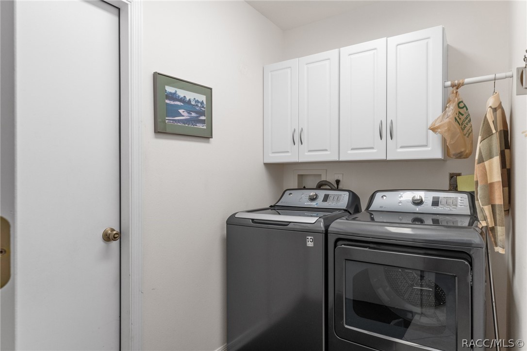 6415 lexington Drive