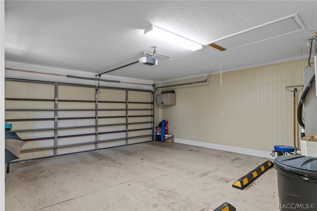 6415 lexington Drive