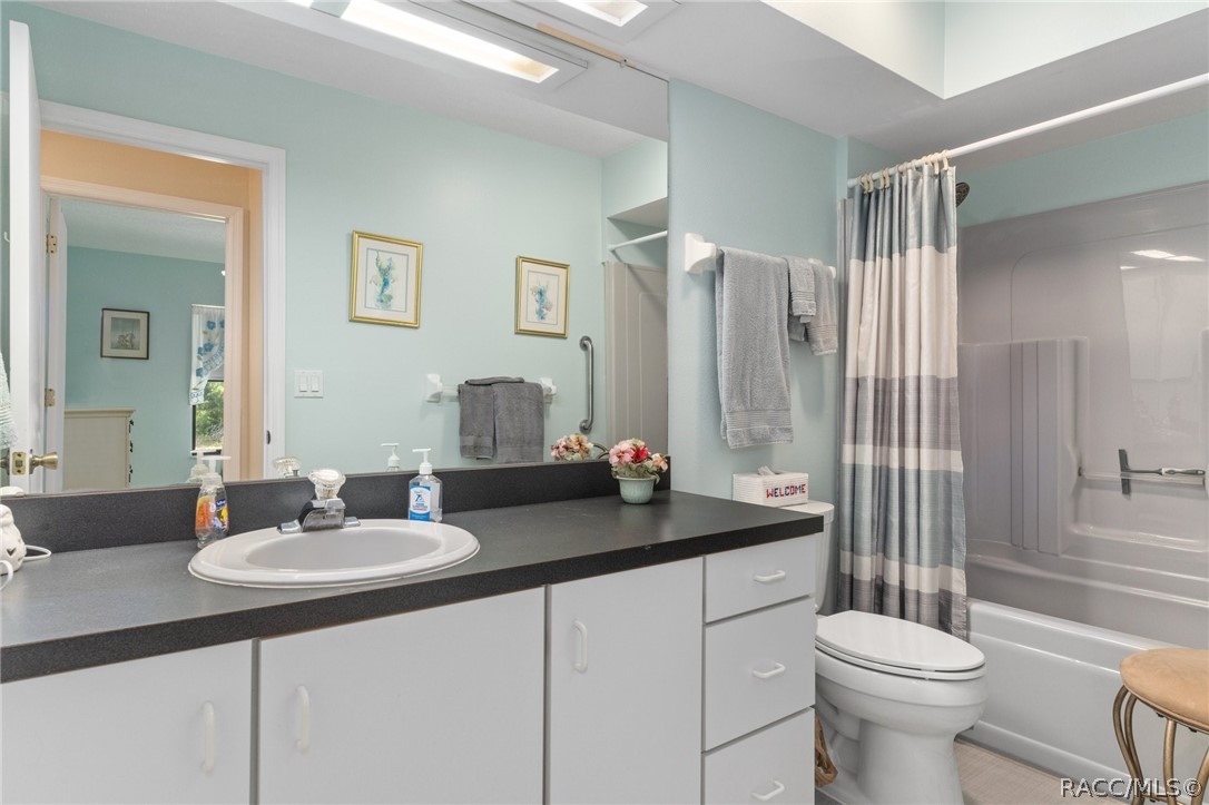 6415 lexington Drive