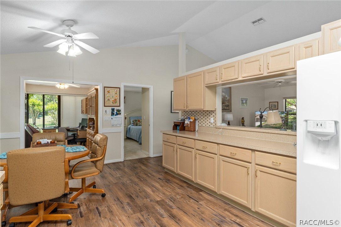 6415 lexington Drive