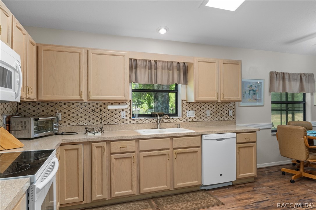 6415 lexington Drive