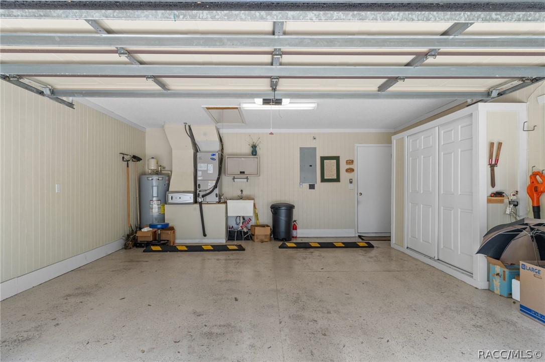 6415 lexington Drive