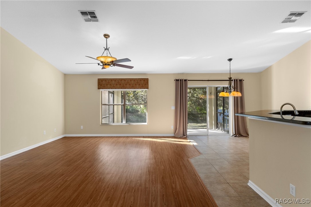 14 Laurelcherry Court