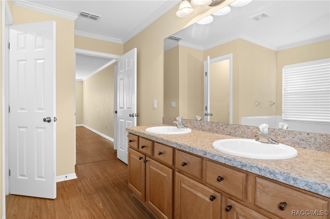 14 Laurelcherry Court