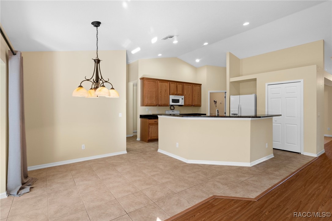 14 Laurelcherry Court