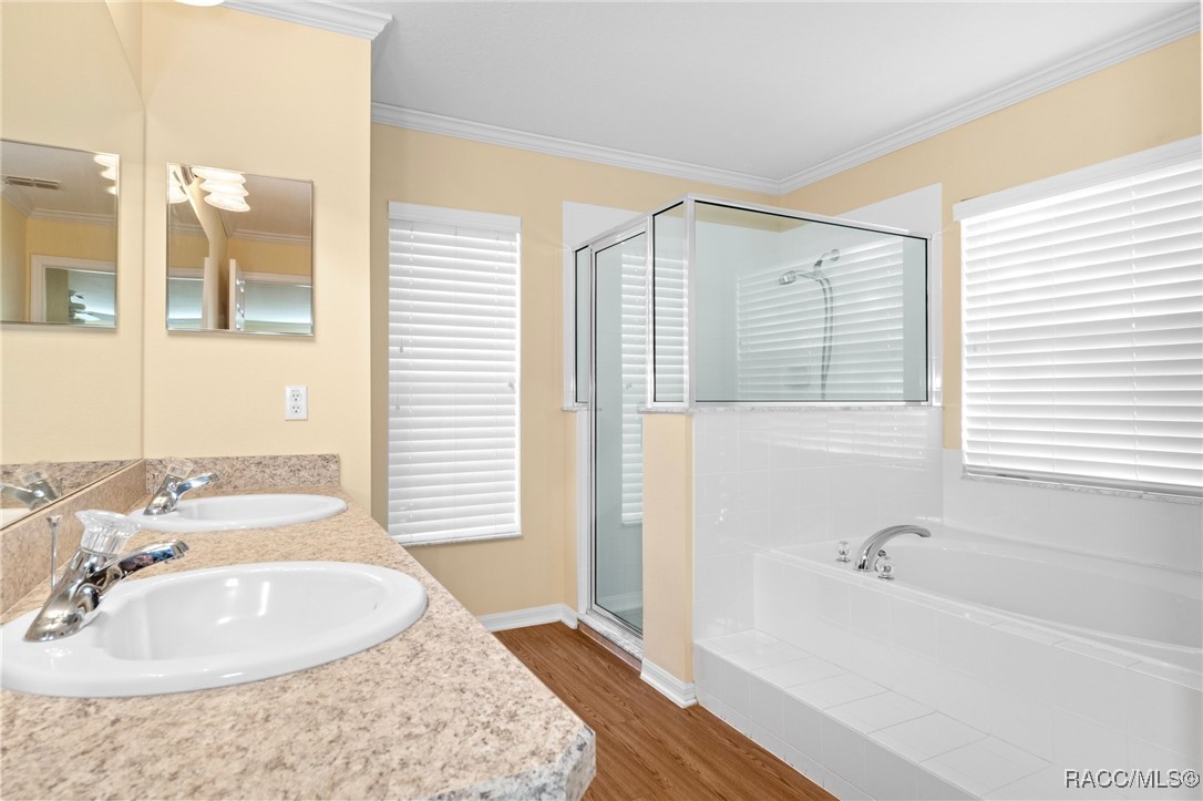 14 Laurelcherry Court