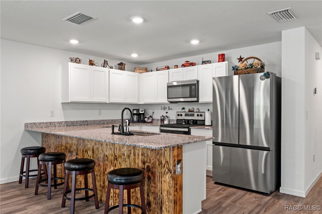 3192 W Barberton Place