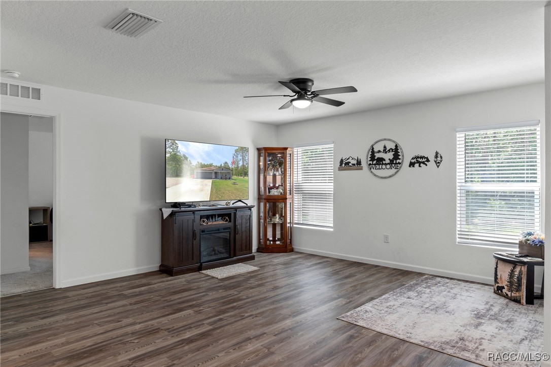 3192 W Barberton Place