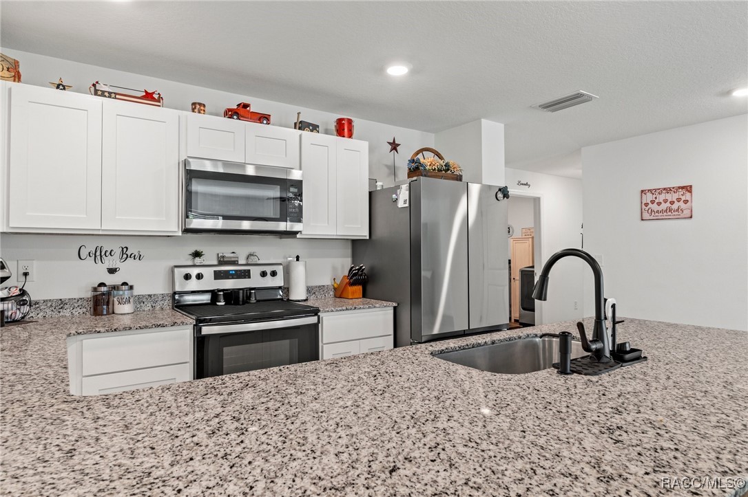 3192 W Barberton Place