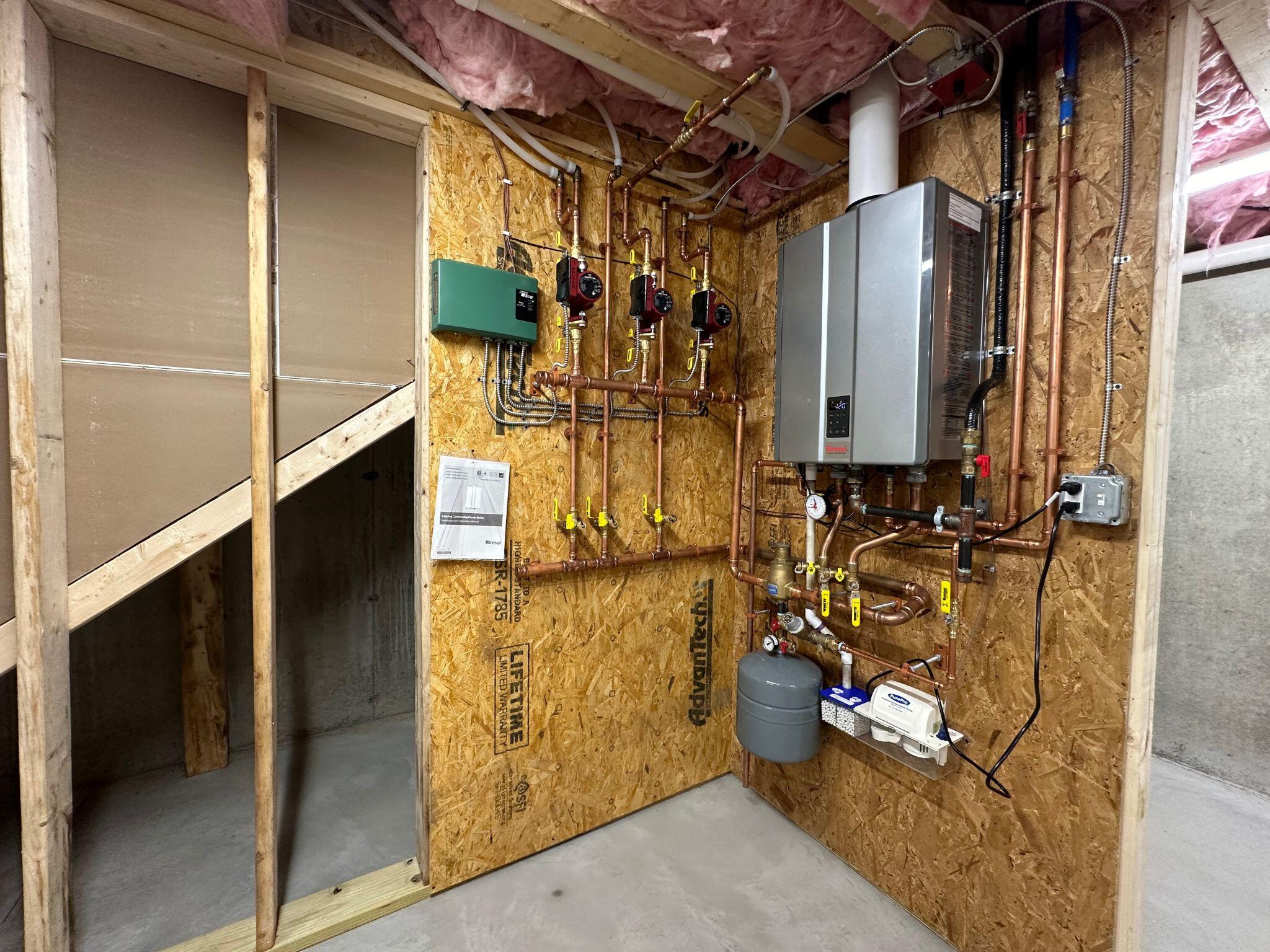 5 Frosty Hollow Farm Road