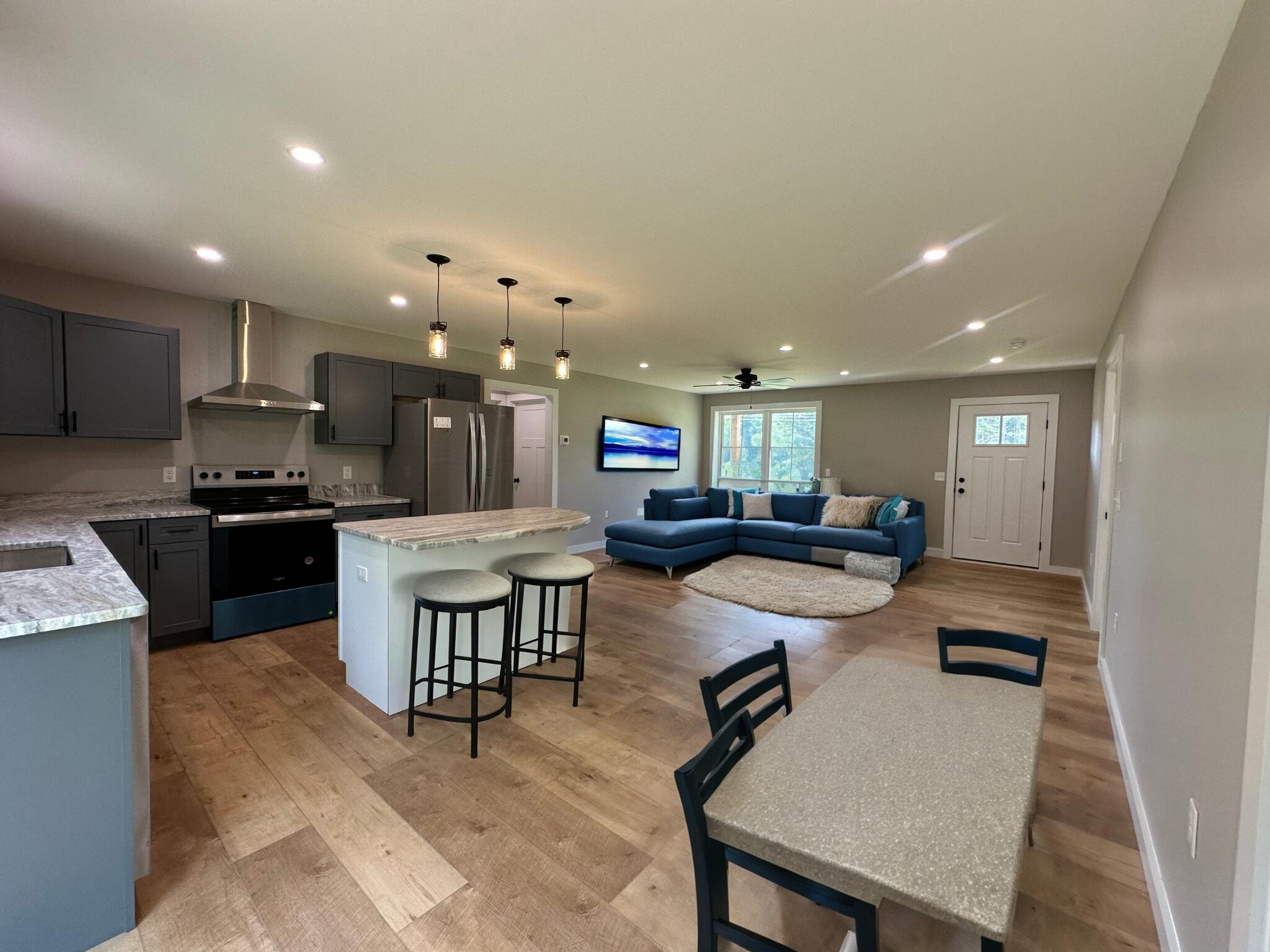 5 Frosty Hollow Farm Road