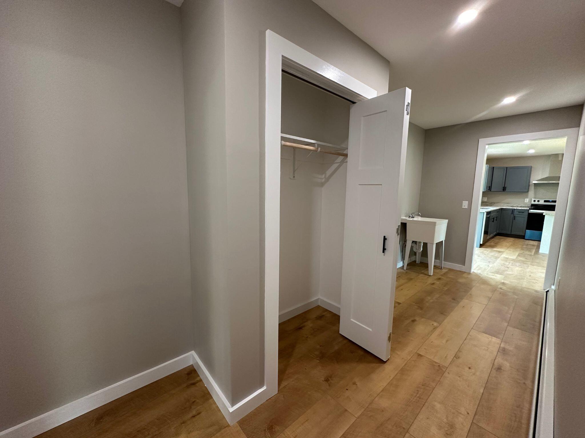 5 Frosty Hollow Farm Road