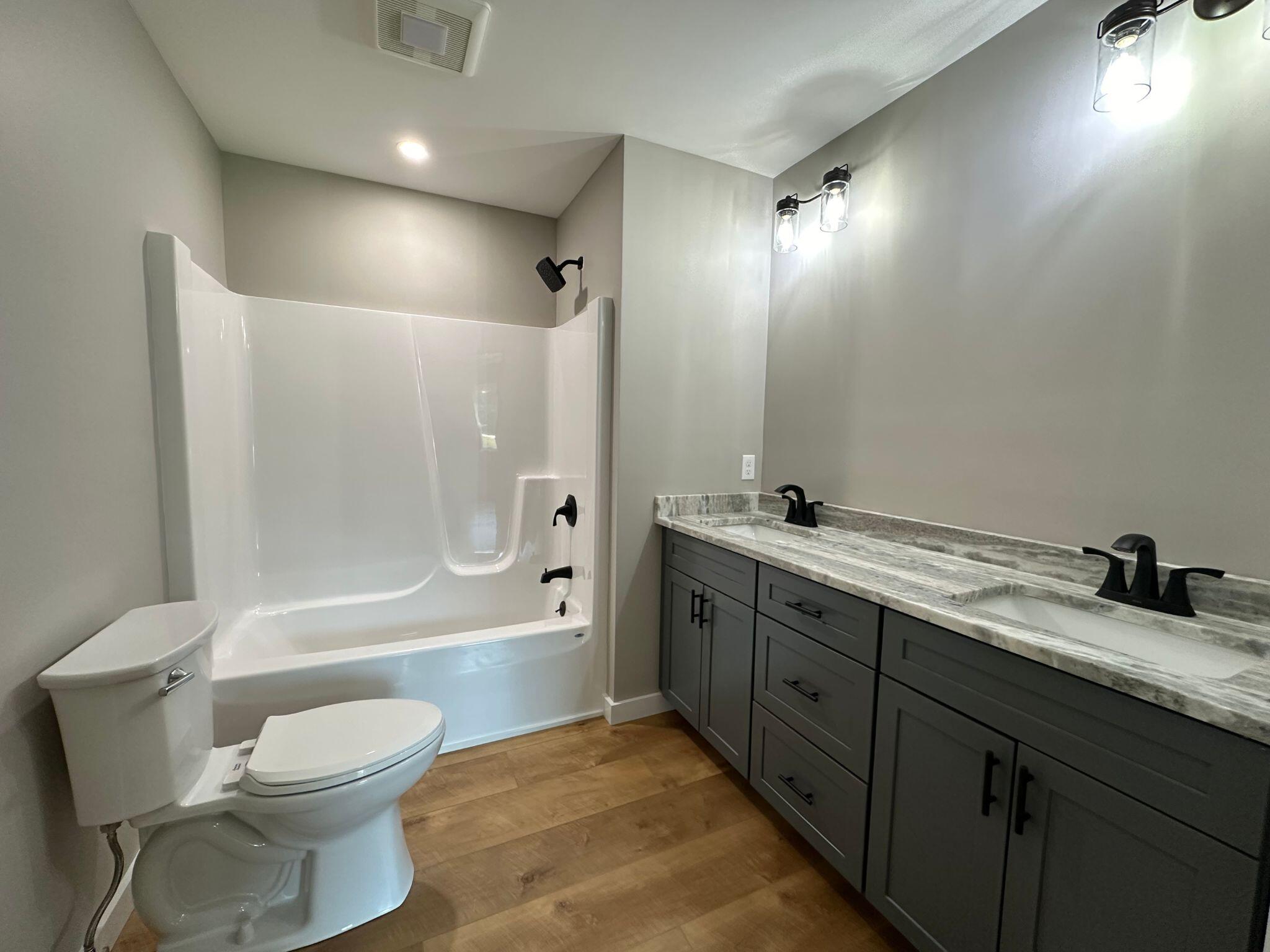 5 Frosty Hollow Farm Road