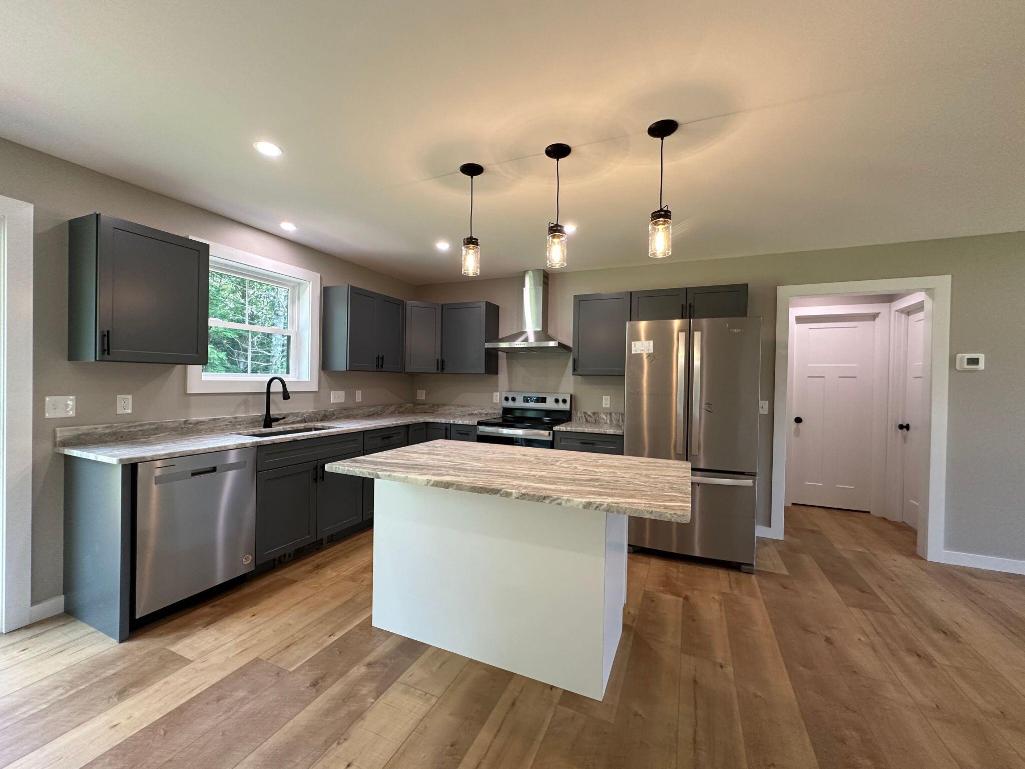 5 Frosty Hollow Farm Road