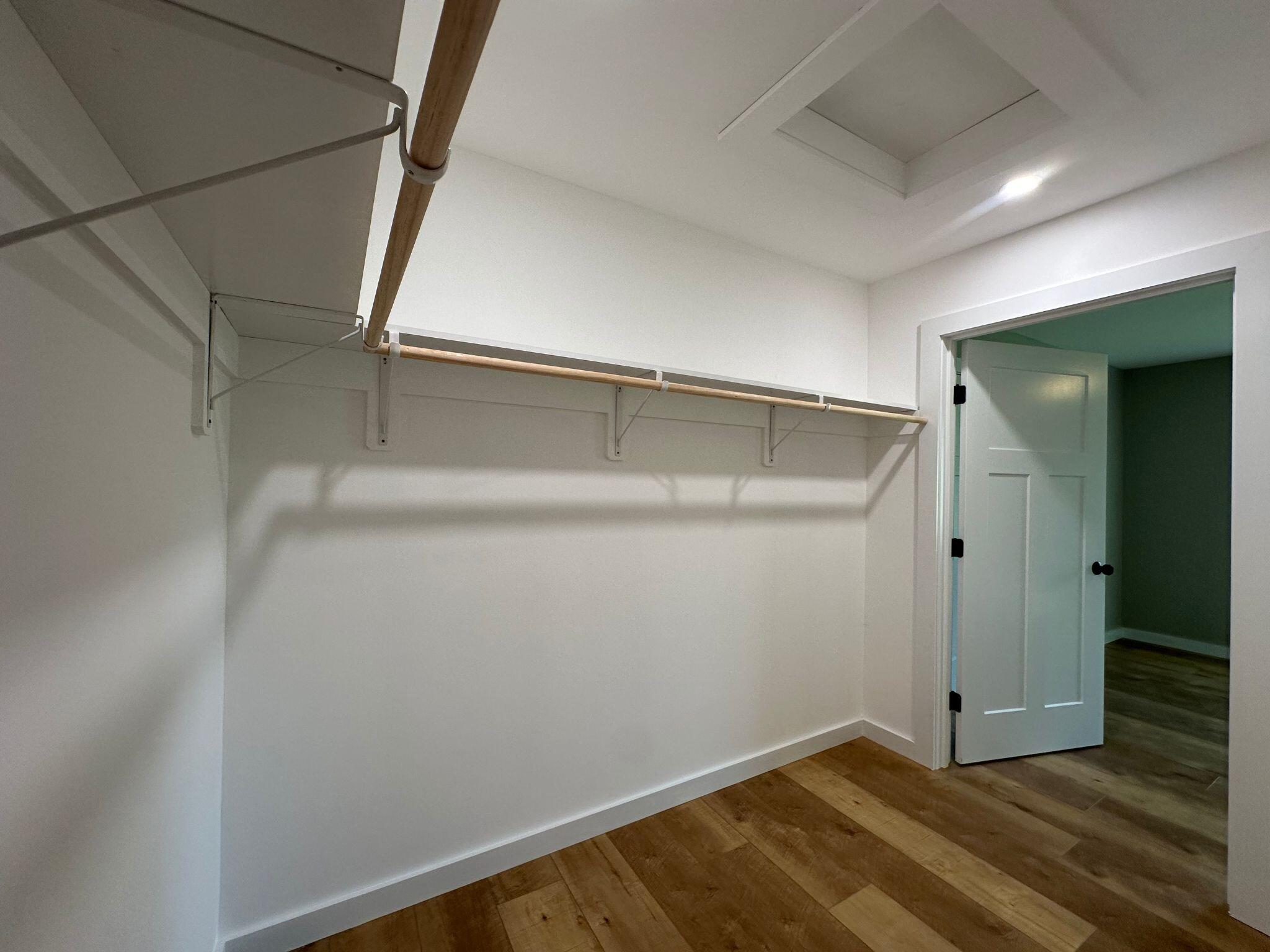 5 Frosty Hollow Farm Road