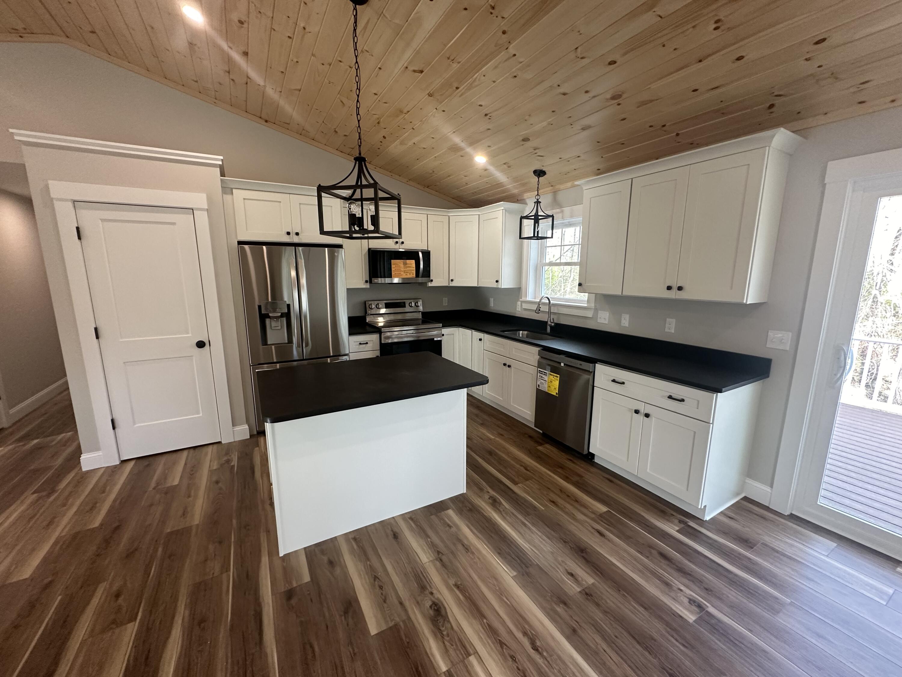 752 Quaker Ridge Road