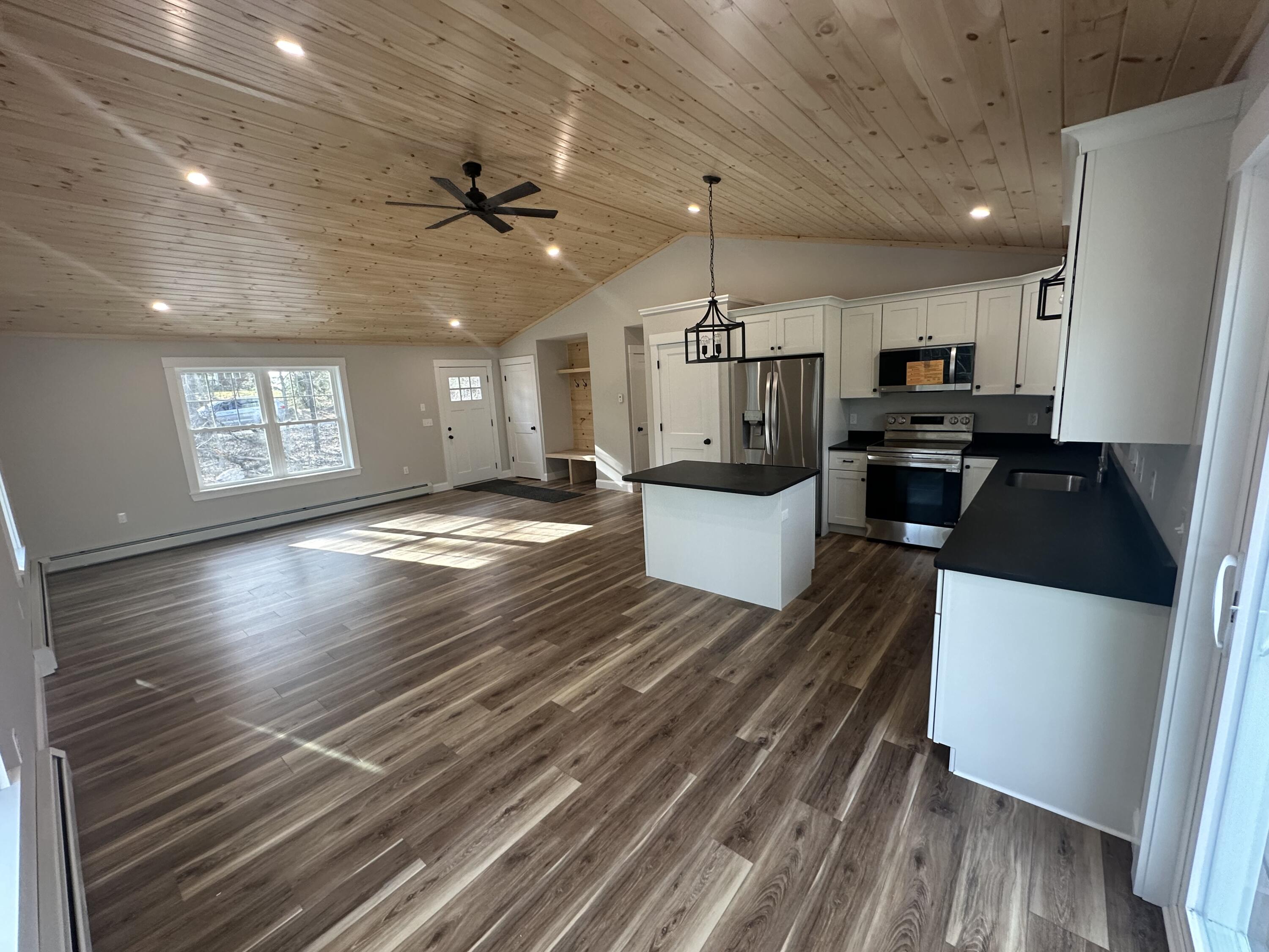 752 Quaker Ridge Road