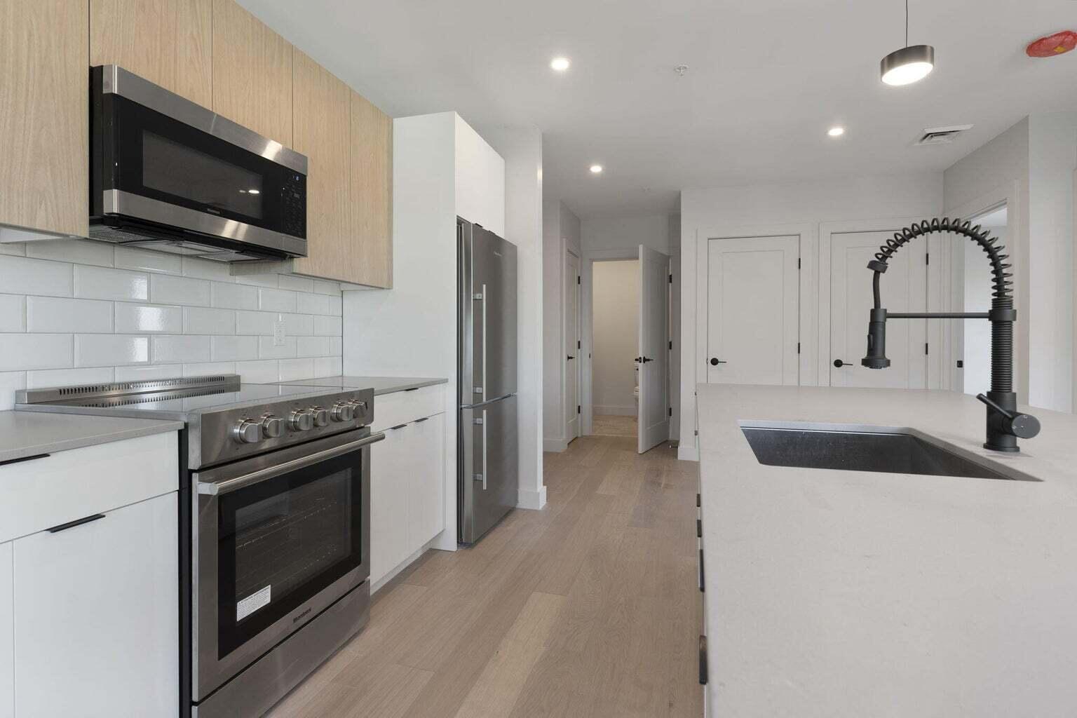 75 Chestnut Street, 501