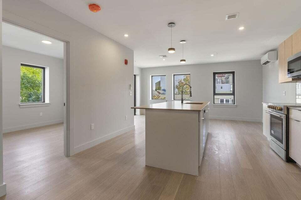 75 Chestnut Street, 501