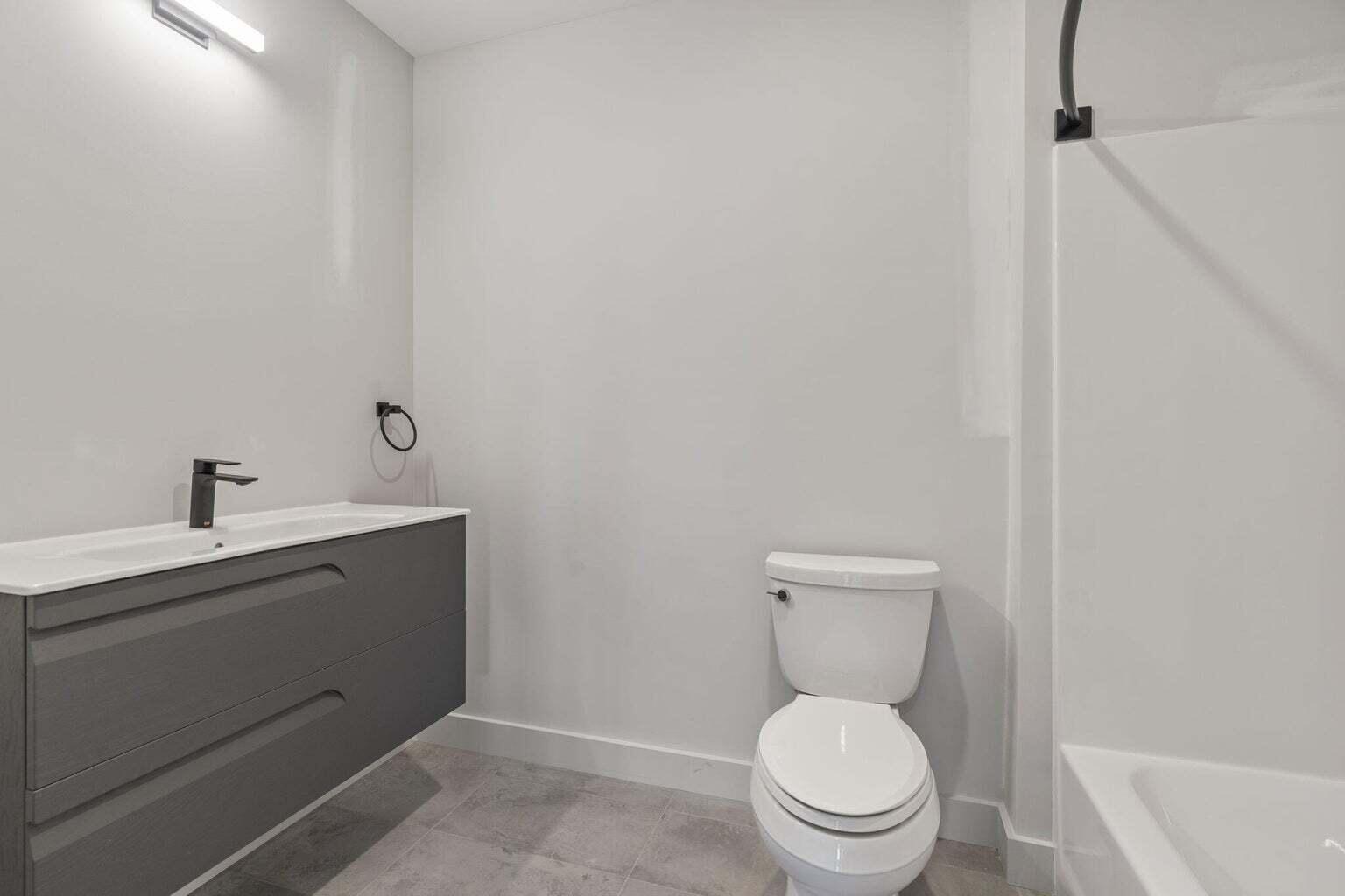 75 Chestnut Street, 501